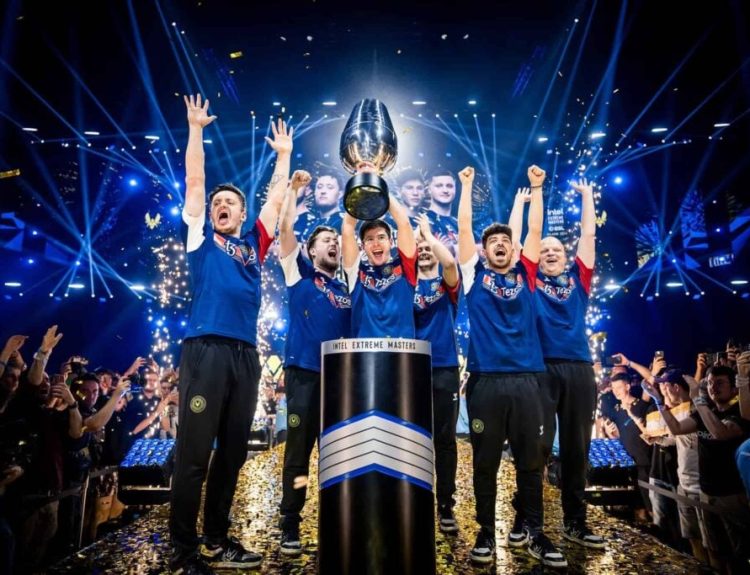 Team Vitality lift the trophy after winning IEM Cologn 2024.