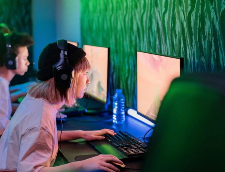 Picture showing a person playing video games esports.