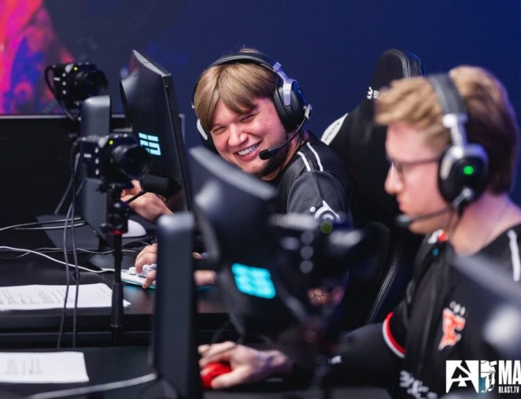 S1mple smiles as he looks at rain during one of FaZe Clan's matches at Austin Major 2025.