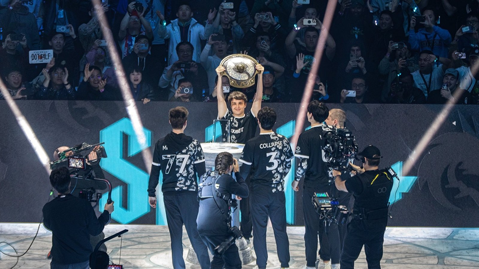Team Spirit May Make History Again at TI14 Following Their EWC Dota 2 Triumph