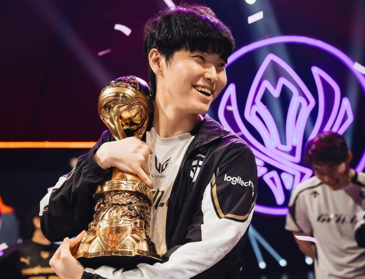 Chovy of Gen.G Esports holds the trophy after victory at MSI 2025 Finals at the Pacific Coliseum in Vancouver, Canada on July 12, 2025.