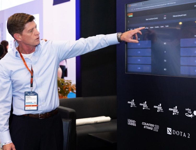 BETER's Chief Revenue Officer Chuck Robinson doing a presentation during an event