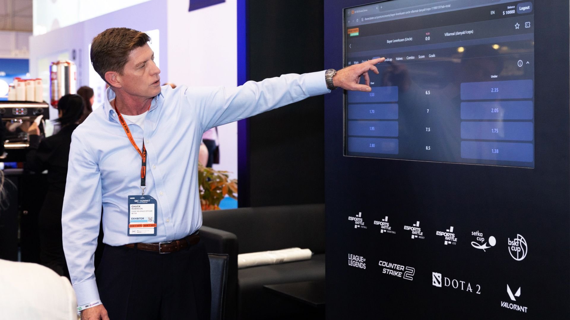 BETER's Chief Revenue Officer Chuck Robinson doing a presentation during an event