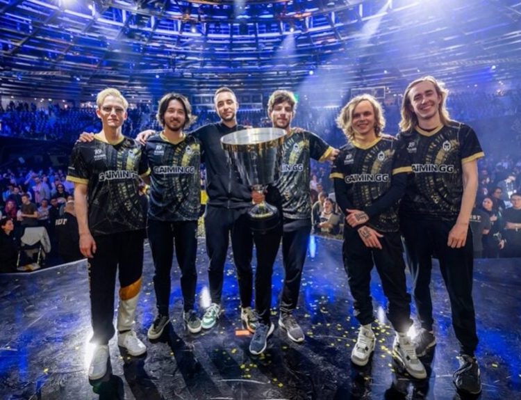 Photo of Gaimin Gladiators' Dota 2 roster.