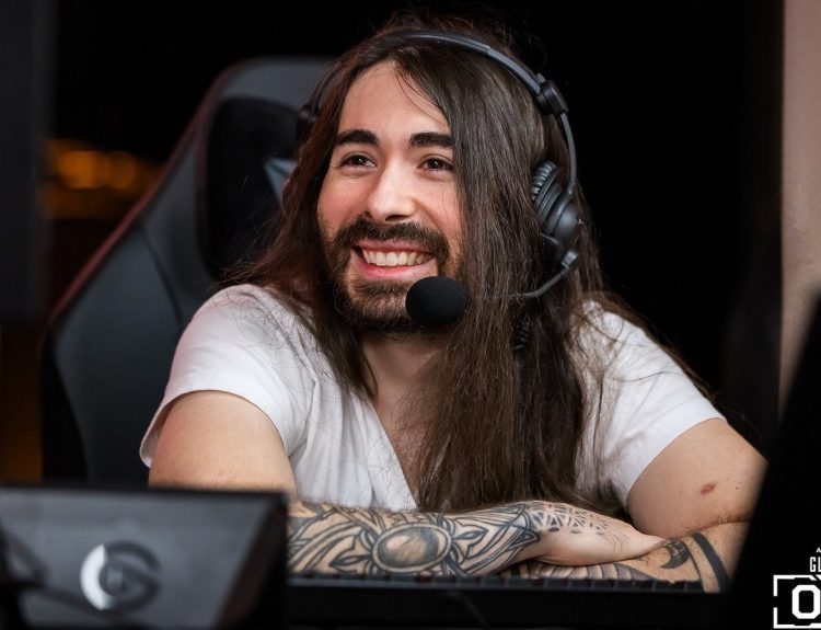 Photo of MoistCr1TiKaL.