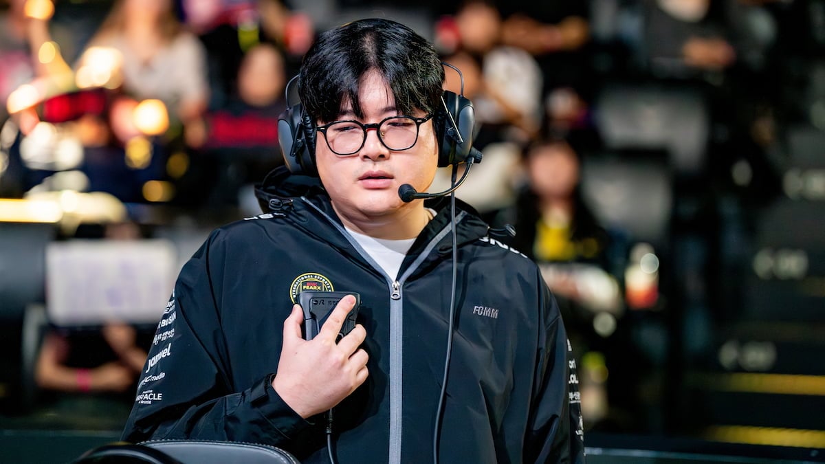 Picture showing Ryu coach during his BNK FEARX days in the LCK.