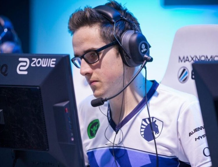 Pimp playing  for Team Liquid at  ESL Pro League Season 4 Finals
